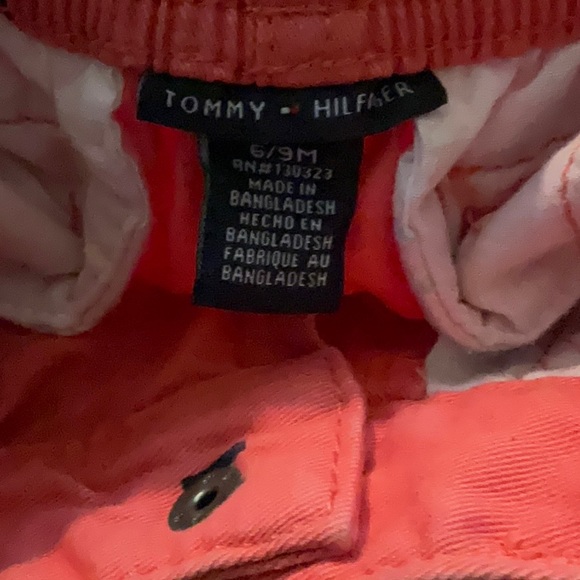 Tommy Hilfiger baby boy shorts. 6-9 months. Denim w/designers name - Picture 4 of 7